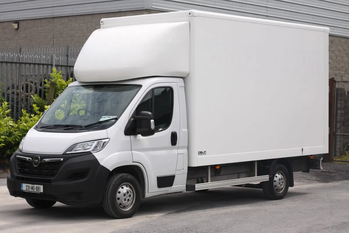 Opel Movano Luton Box Van - Image 1