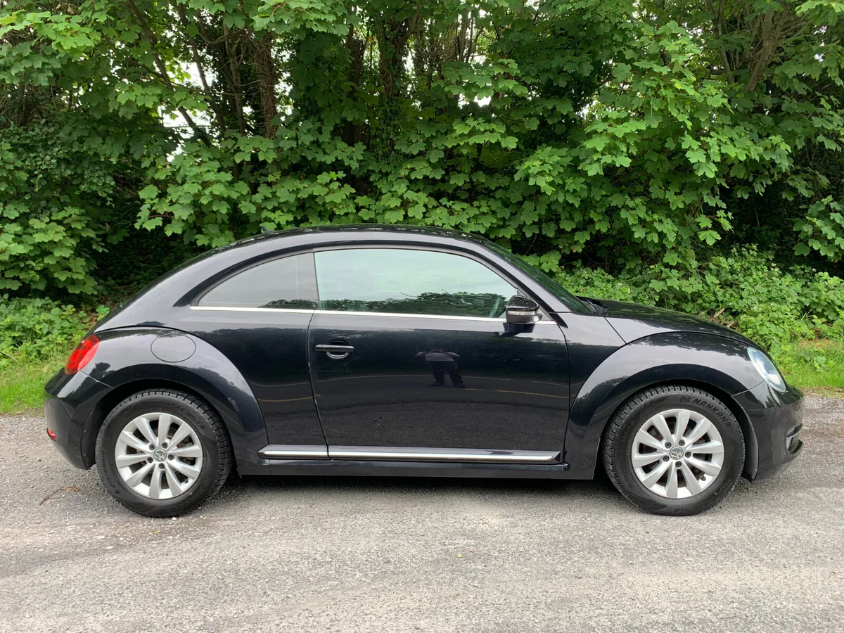 Volkswagen Beetle Design TSI 2013 - Image 2