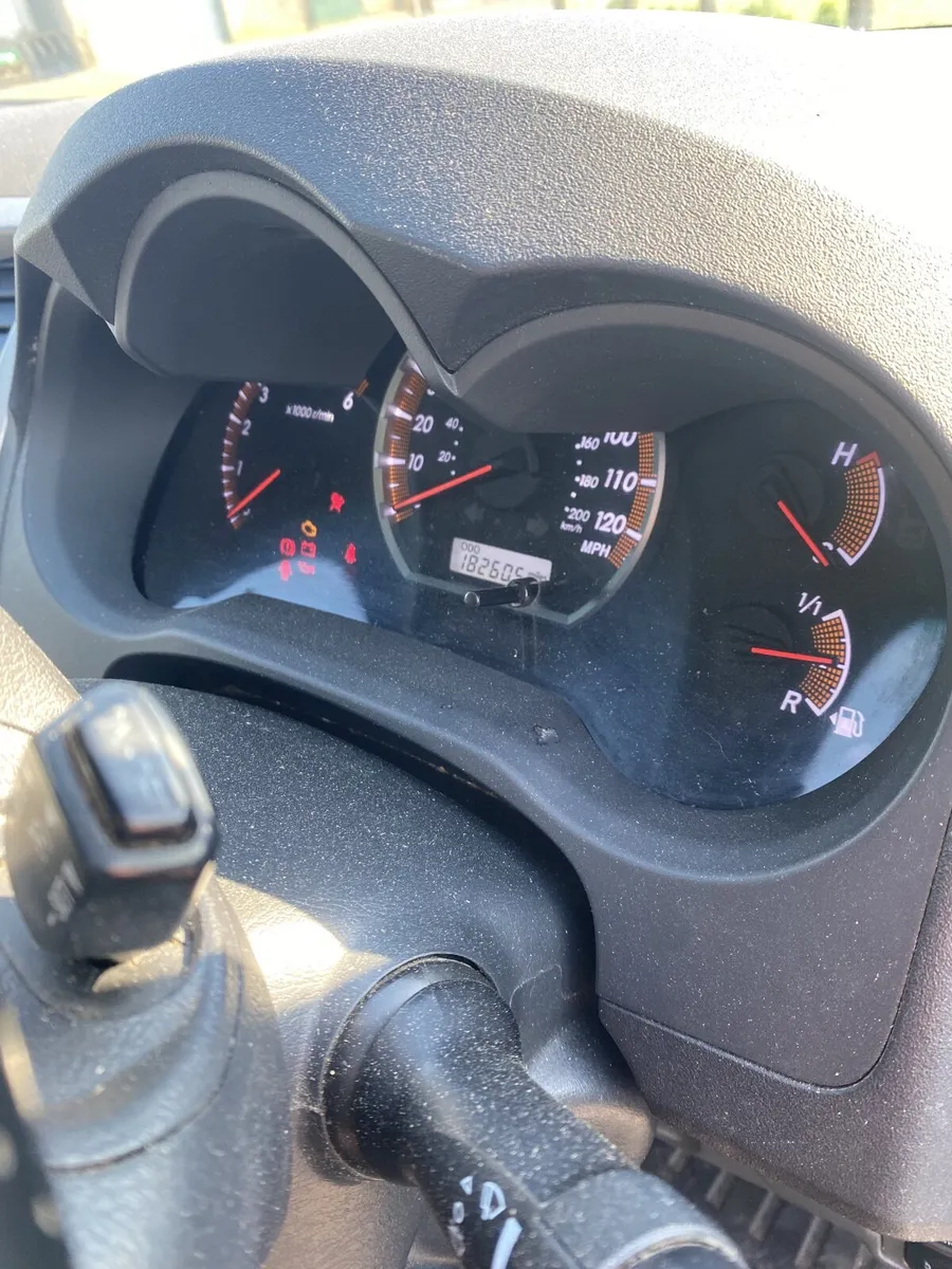 Toyota Hilux 2012 - Image 4