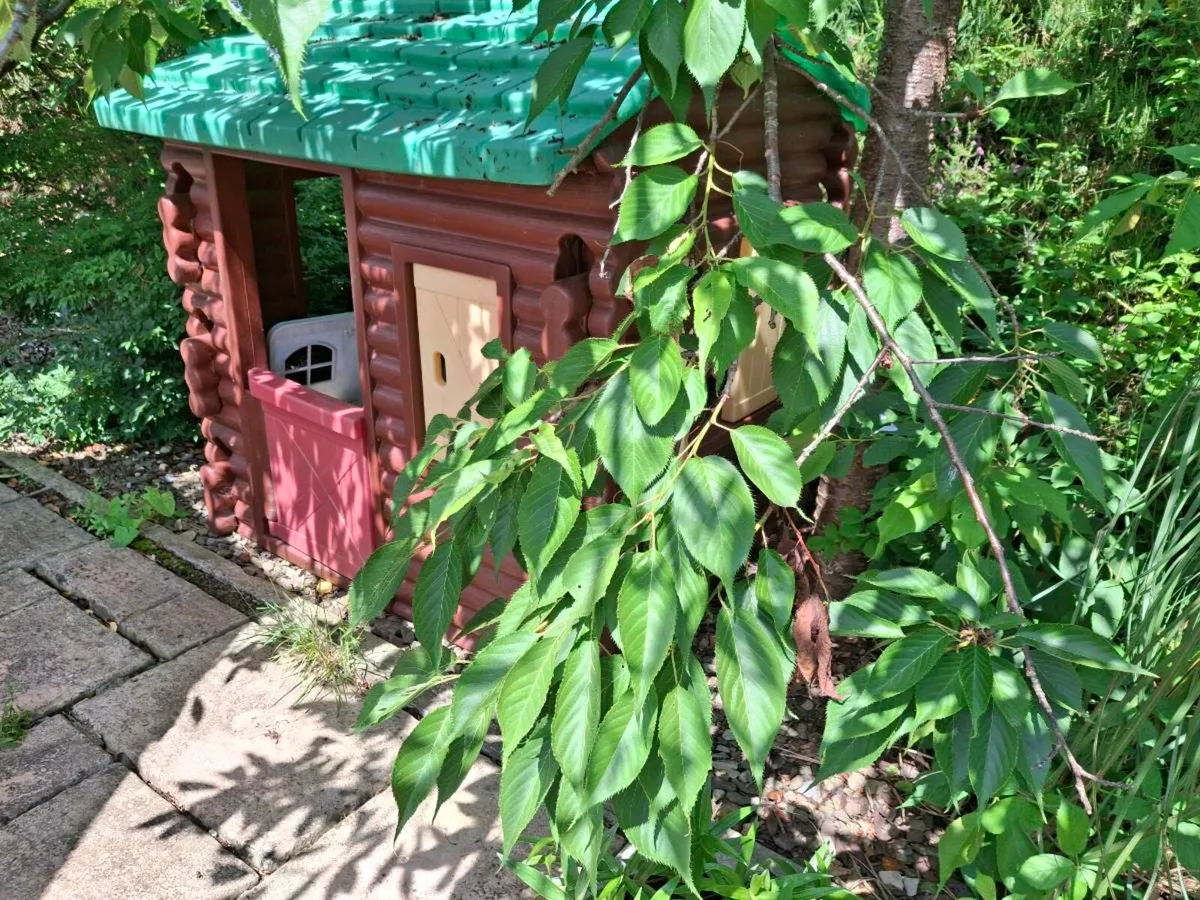 Little Tikes Log Cabin - Image 3
