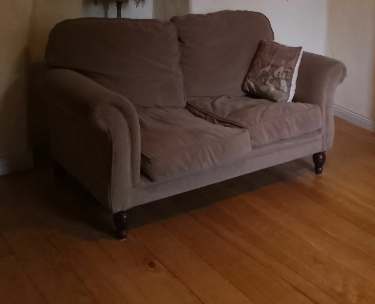 Couch - Image 2