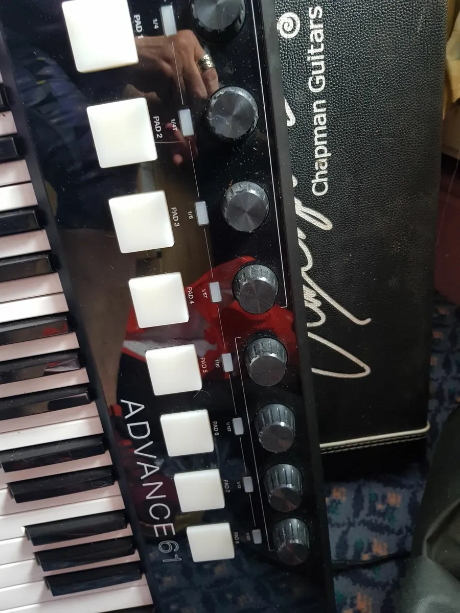 Akai Prol Advance 61 MIDI  Controllerkeyboad - Image 4