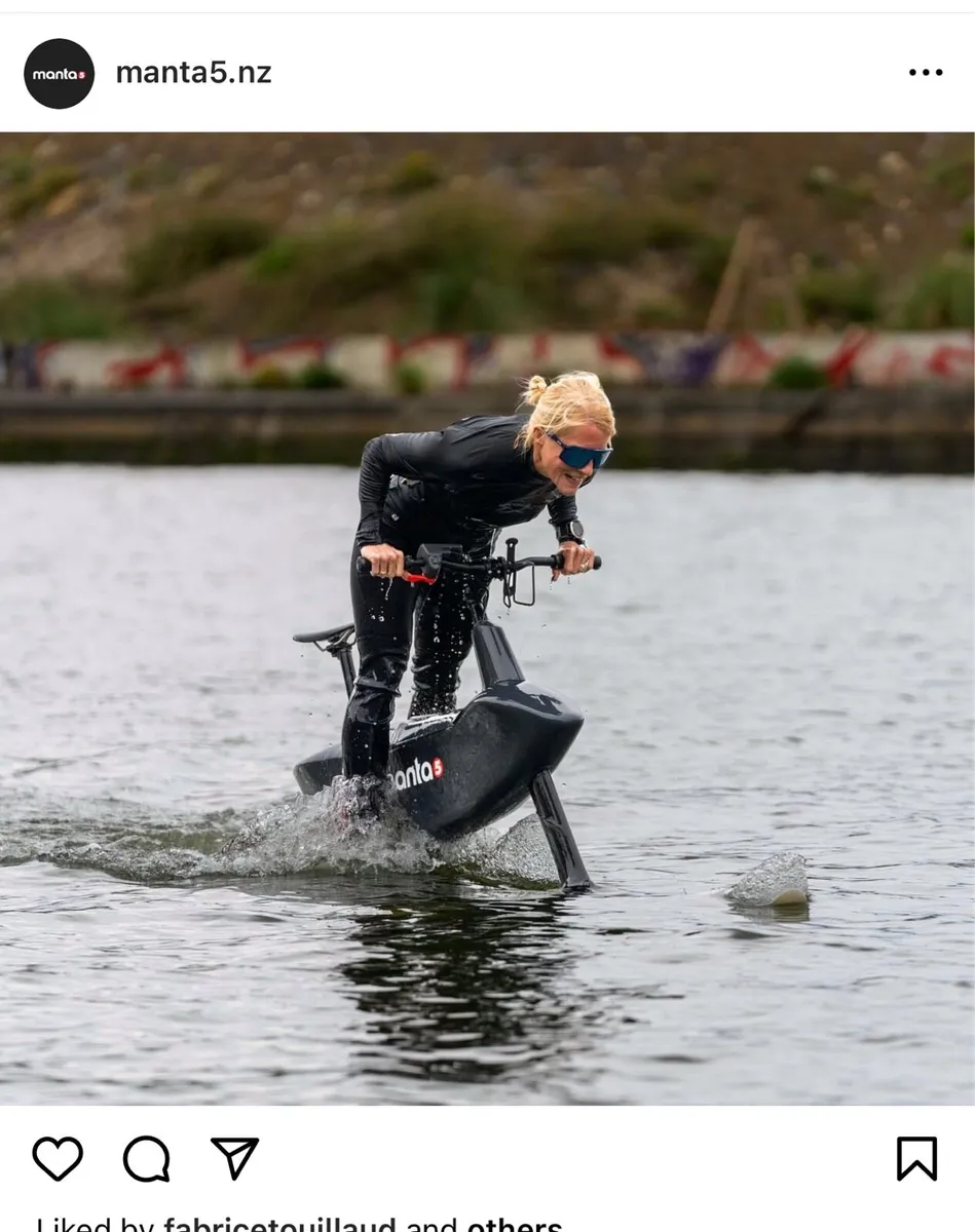 Hydrofoil Electric Bike - Image 3