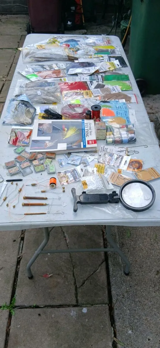 Fly tying gear - Image 1