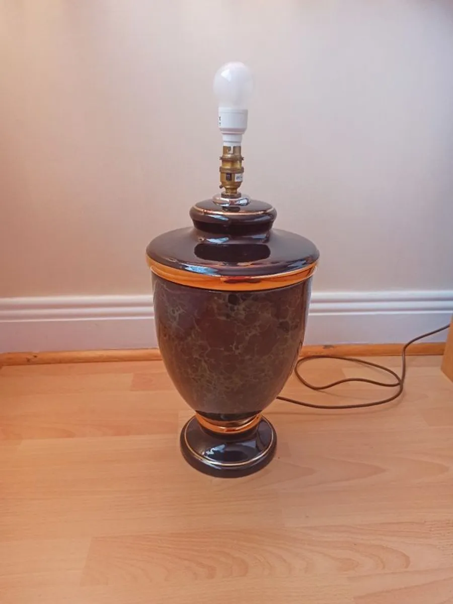 Large ceramic table lamp in dark green marble finish with gold bands  height 47cm - Image 1