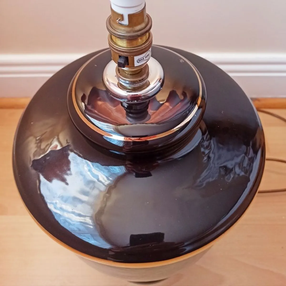 Large ceramic table lamp in dark green marble finish with gold bands  height 47cm - Image 2