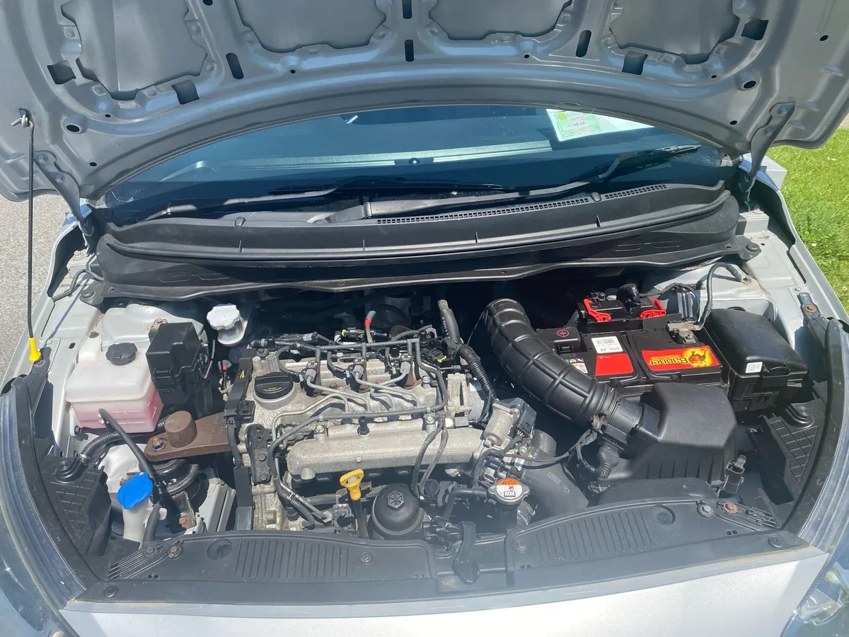 New test today Hyundai i20 1.1 diesel taxed - Image 3
