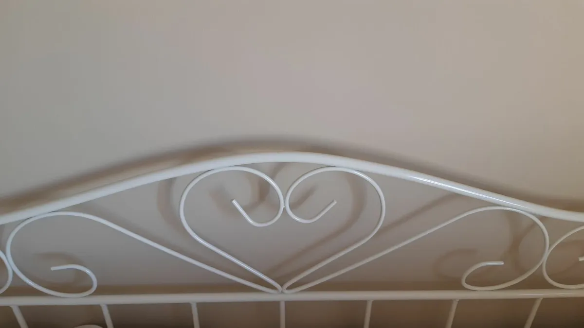Daybed and matching wardrobe rack - Image 3