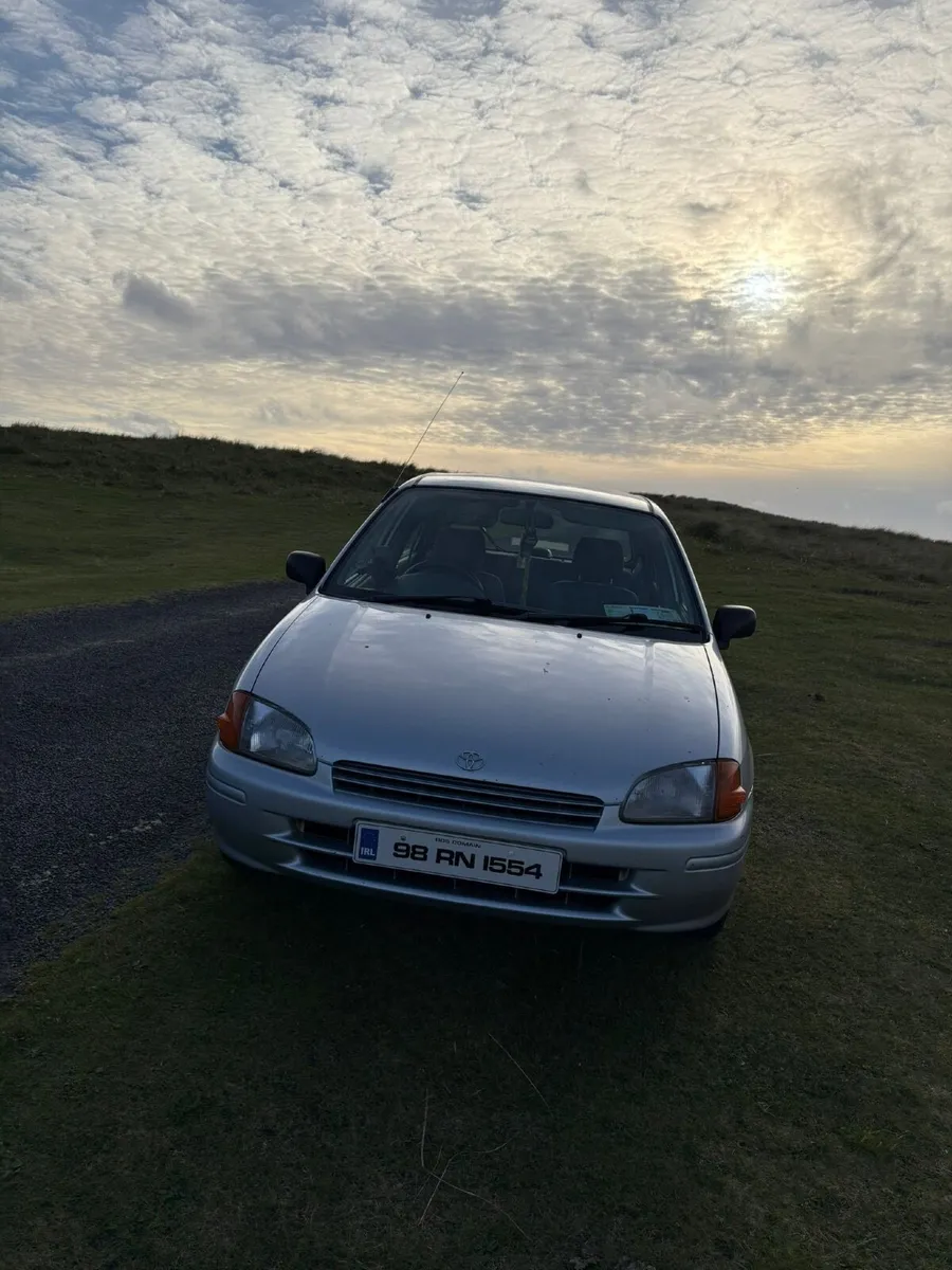 Toyota Starlet 1998 - Image 2