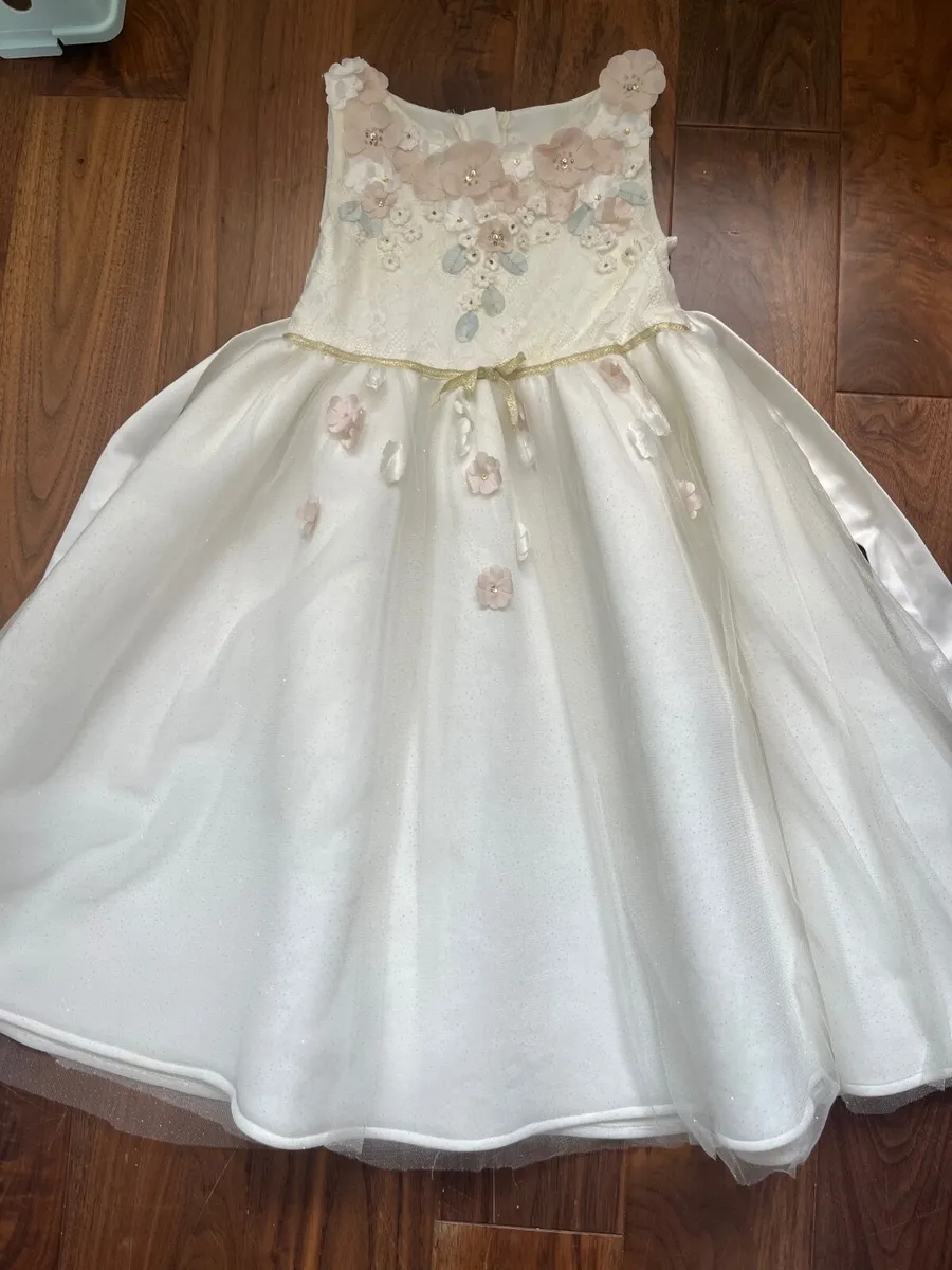 Girls dress - Image 1