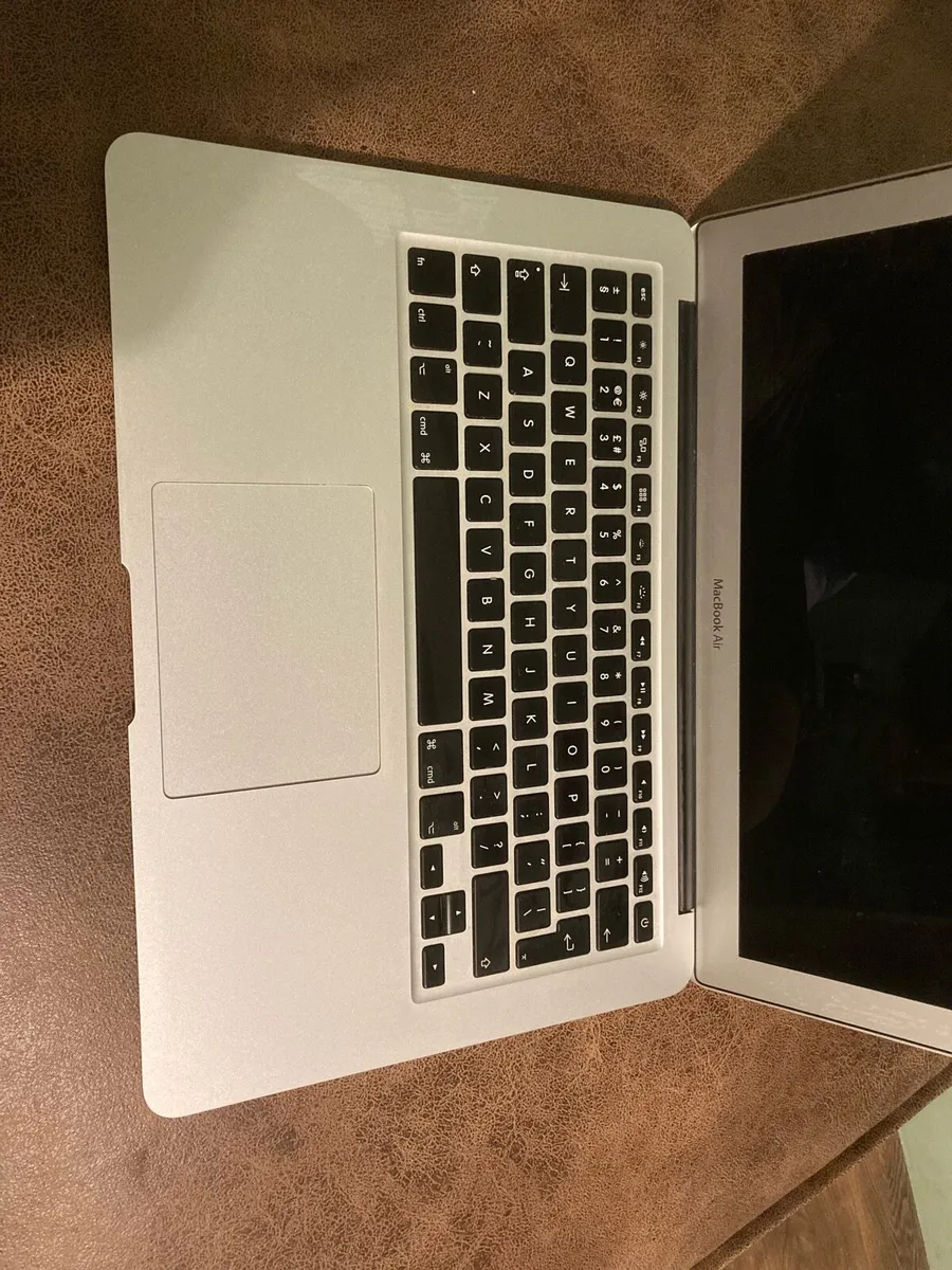MacBook Air - Image 3