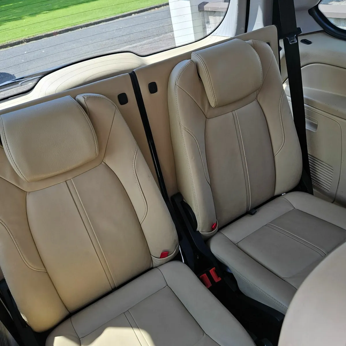 Ford Galaxy Titanium X 2010 - Image 2