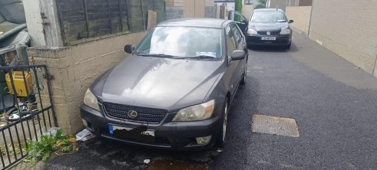Lexus IS 2002 - Image 2