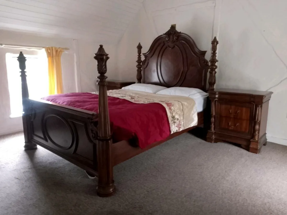 King-size Bed - Image 3