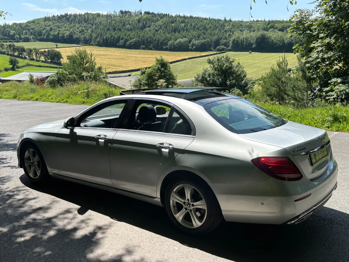2018 Mercedes-Benz E-Class PREMIUM PLUS - Image 4