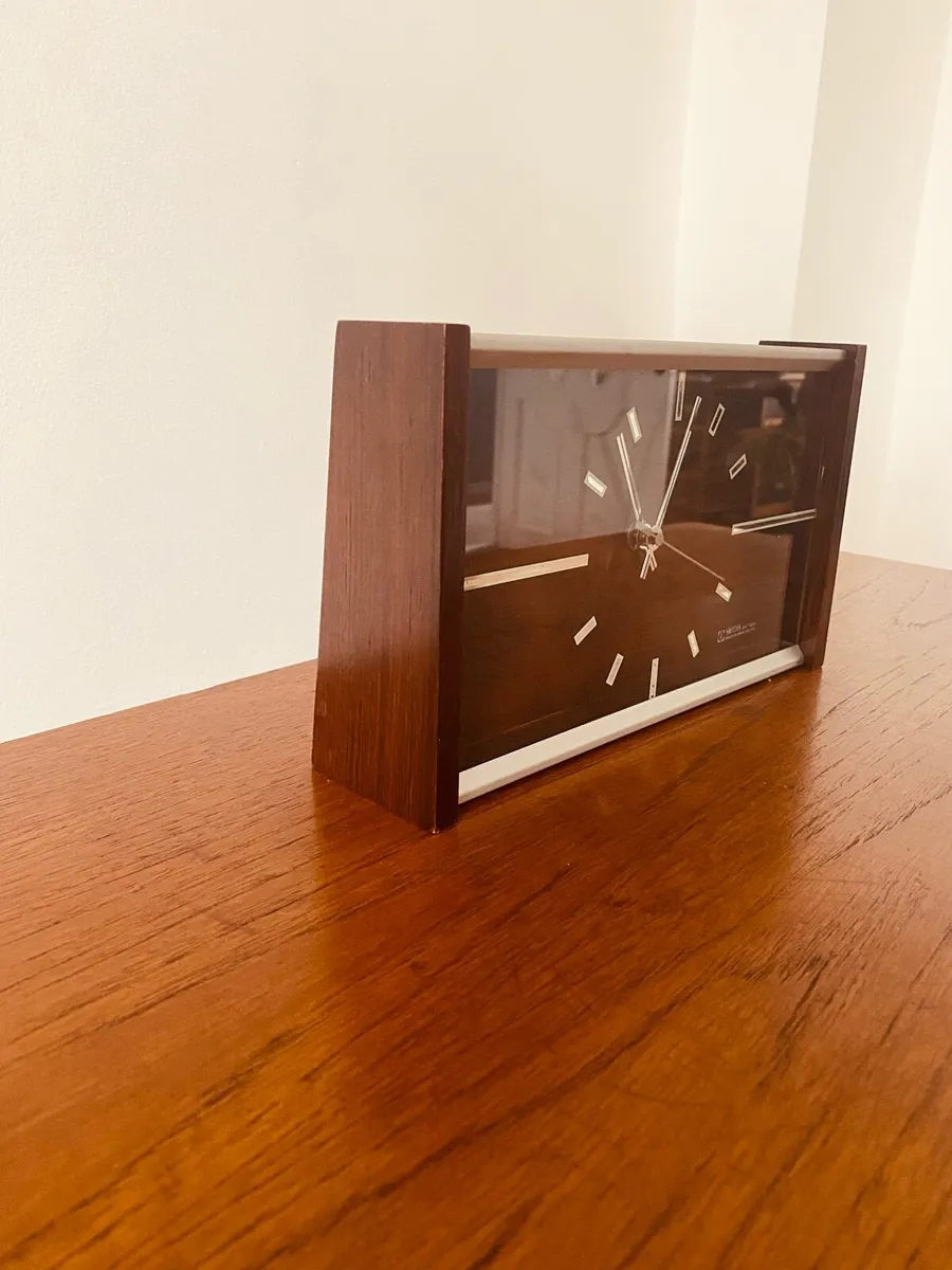 Mid Century Battery Operated Clock - Image 2