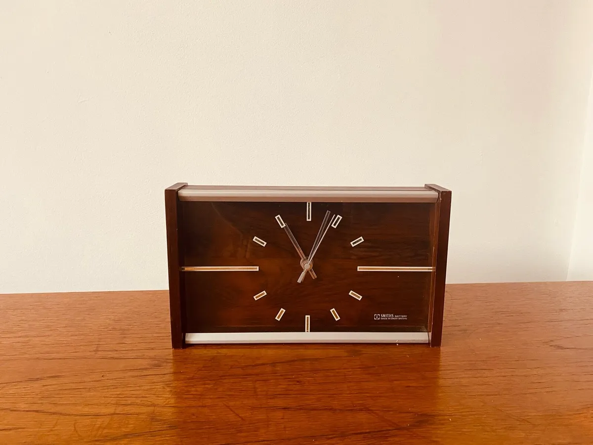 Mid Century Battery Operated Clock - Image 4