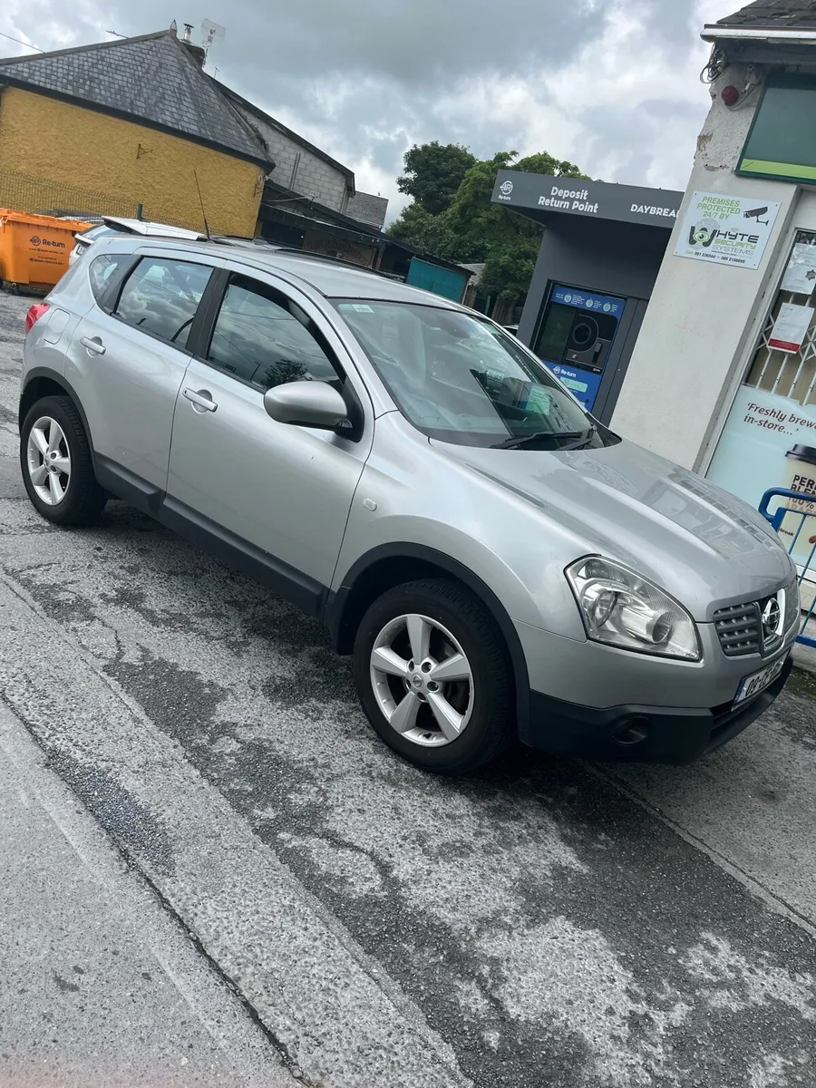 2009 Nissan quashqui - Image 2