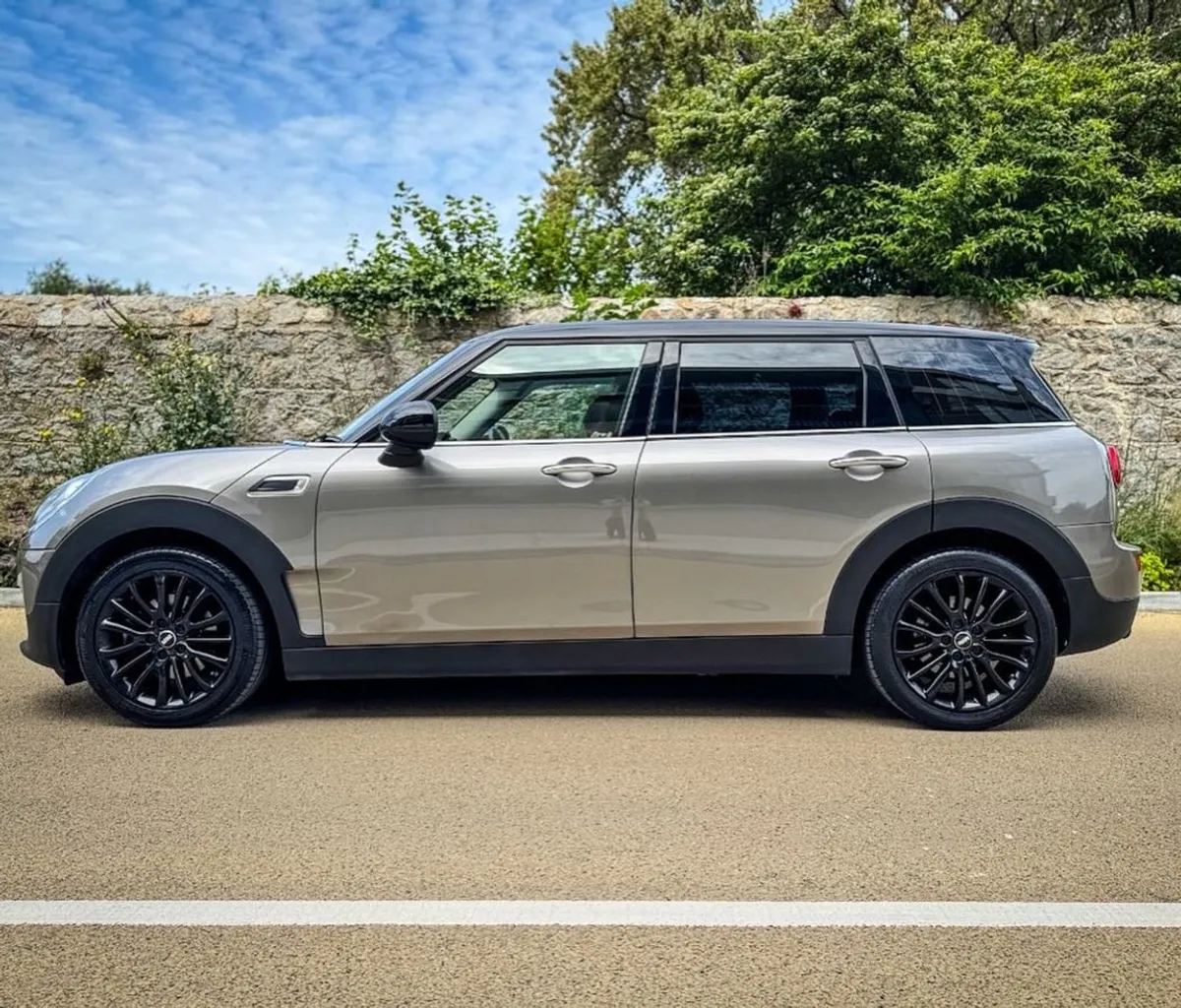 MINI CLUBMAN Cooper Classic - Image 2