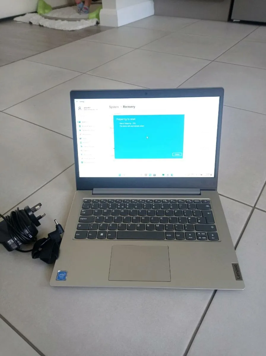 Lenovo notebook like new 75 euro - Image 1