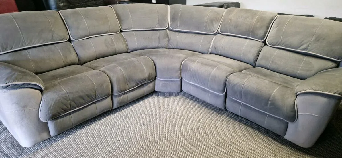 Corner sofa - Image 1