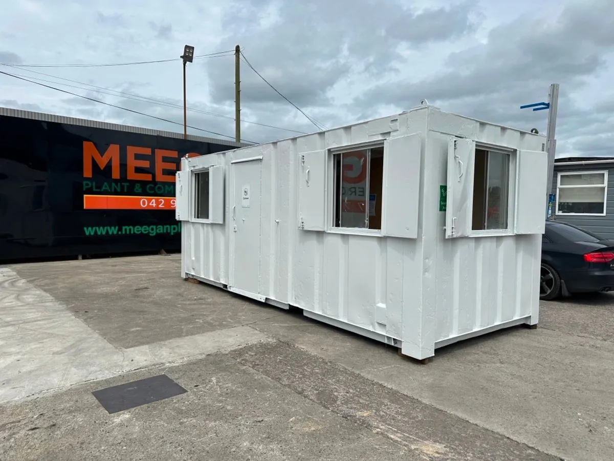20 x 8 site office double room - Image 1
