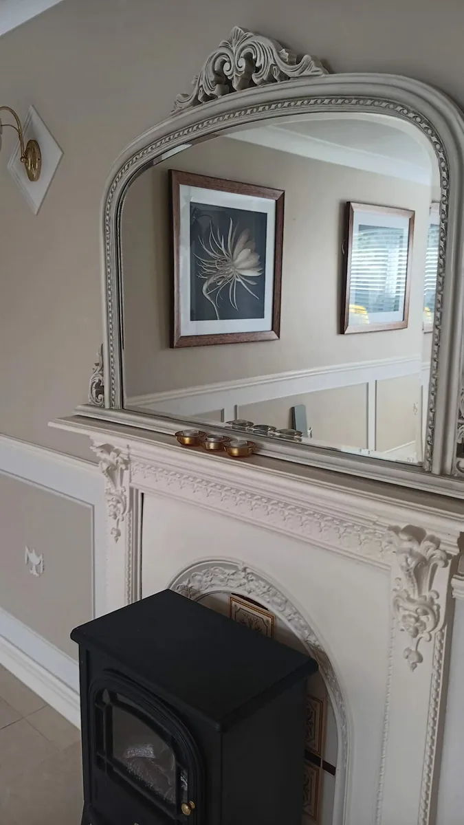 Wall mirror
