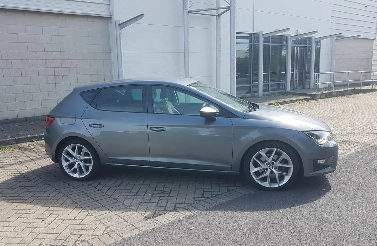 162 SEAT Leon FR 2.0 TDI 184bhp - Image 4