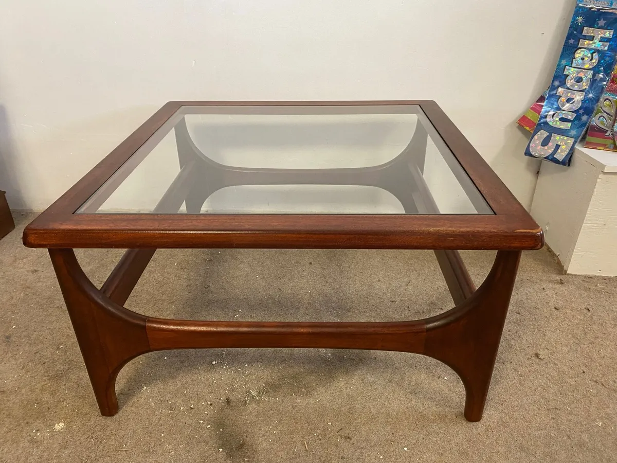 Vintage square coffee table - Image 1