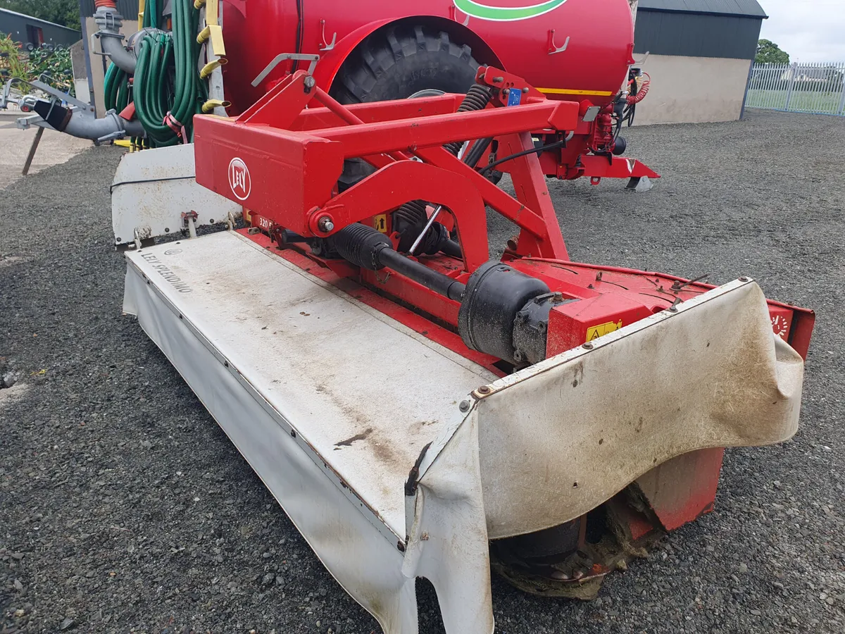 Lely 302 Front & Rear - Image 2