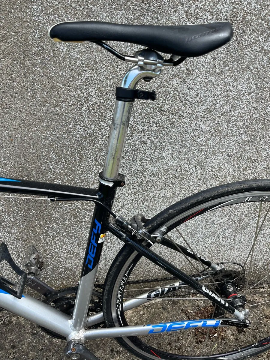 Giant Defy Compact Road Bike - Image 2