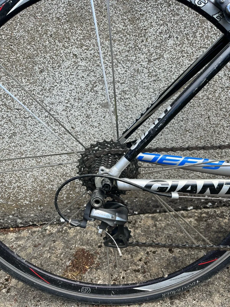 Giant Defy Compact Road Bike - Image 4