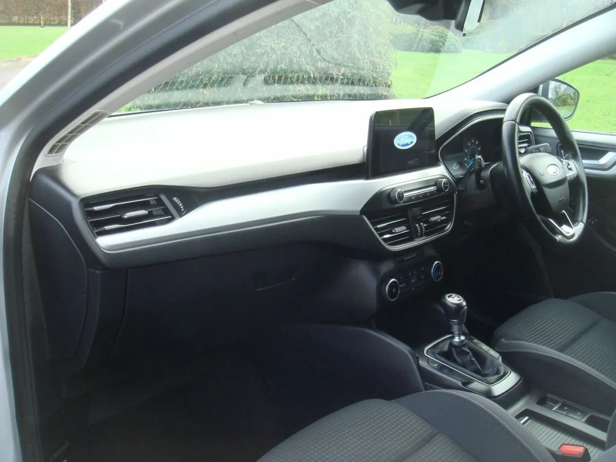 20 Focus Zetec 1.5 TDCI 5 Door €180 Tax NCT 7/27 - Image 4