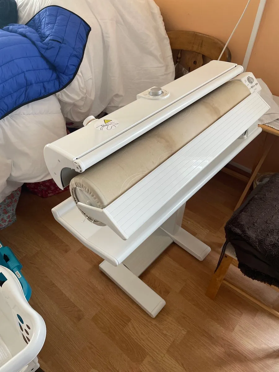 Miele rotary steam iron - Image 4