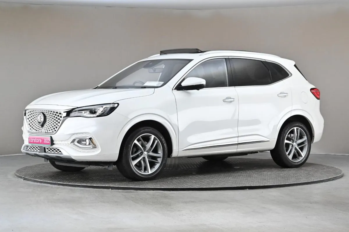 MG HS 1.5 Phev Exclusive Plug-in Hybrid  full RED - Image 4