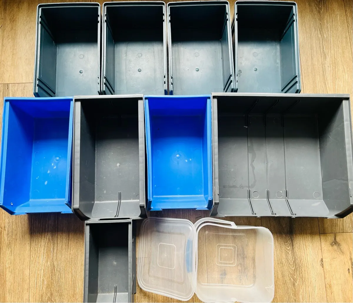 10 hard plastic boxes - Image 4