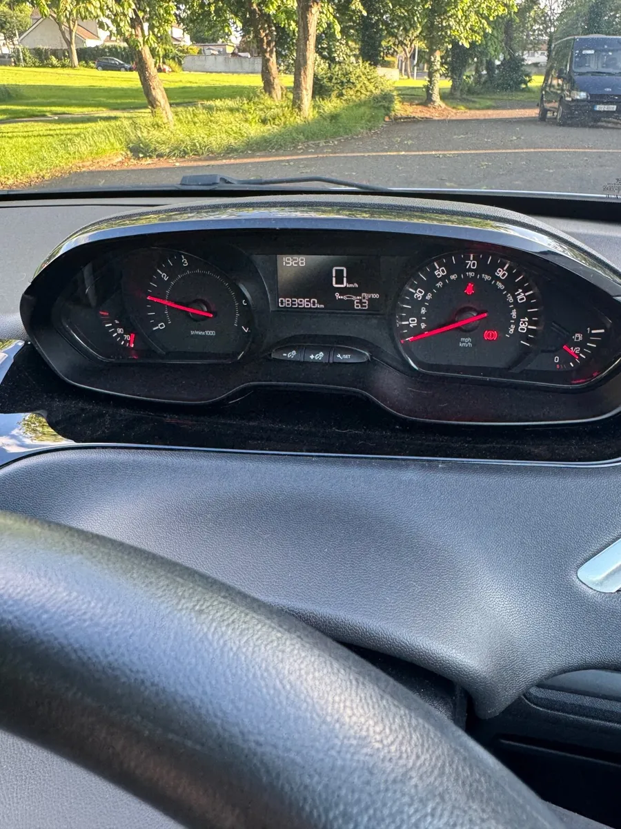 Peugeot 208 2013 - Image 3