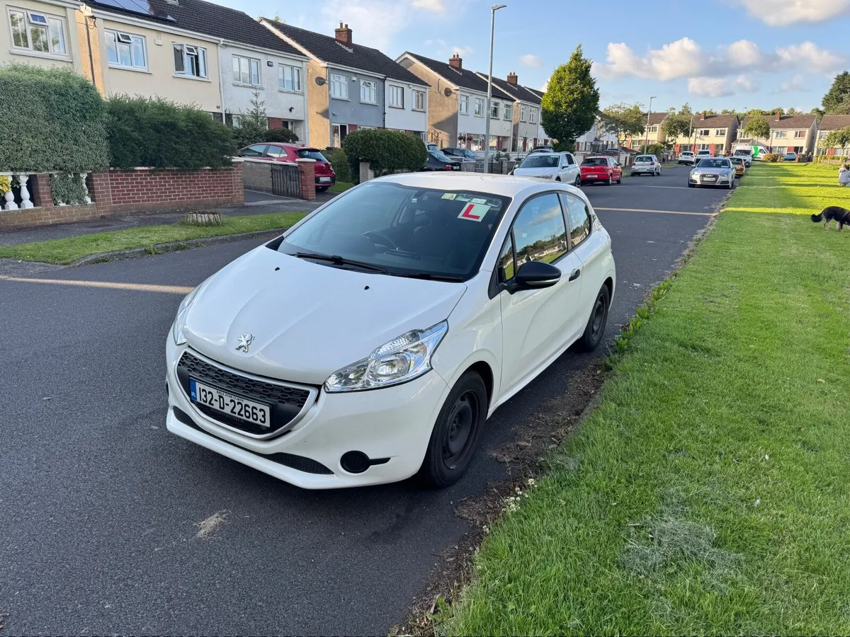 Peugeot 208 2013 - Image 1