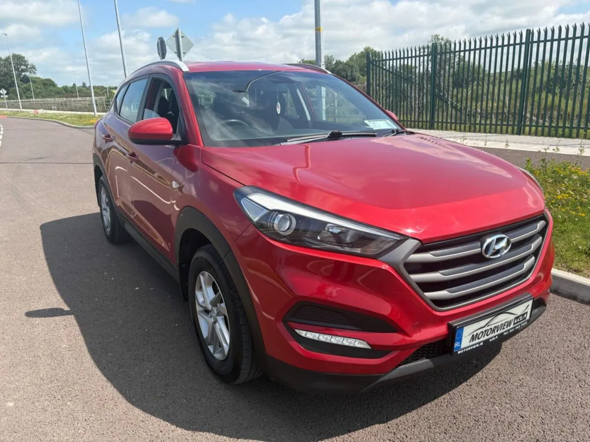 Hyundai Tucson Comfort 5DR, Bluetooth, Climate Con - Image 3