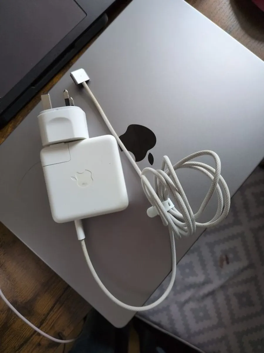MacBook Pro 14"(2023) - M2Pro - 16GB/512GB - Excellent Condition - Image 2