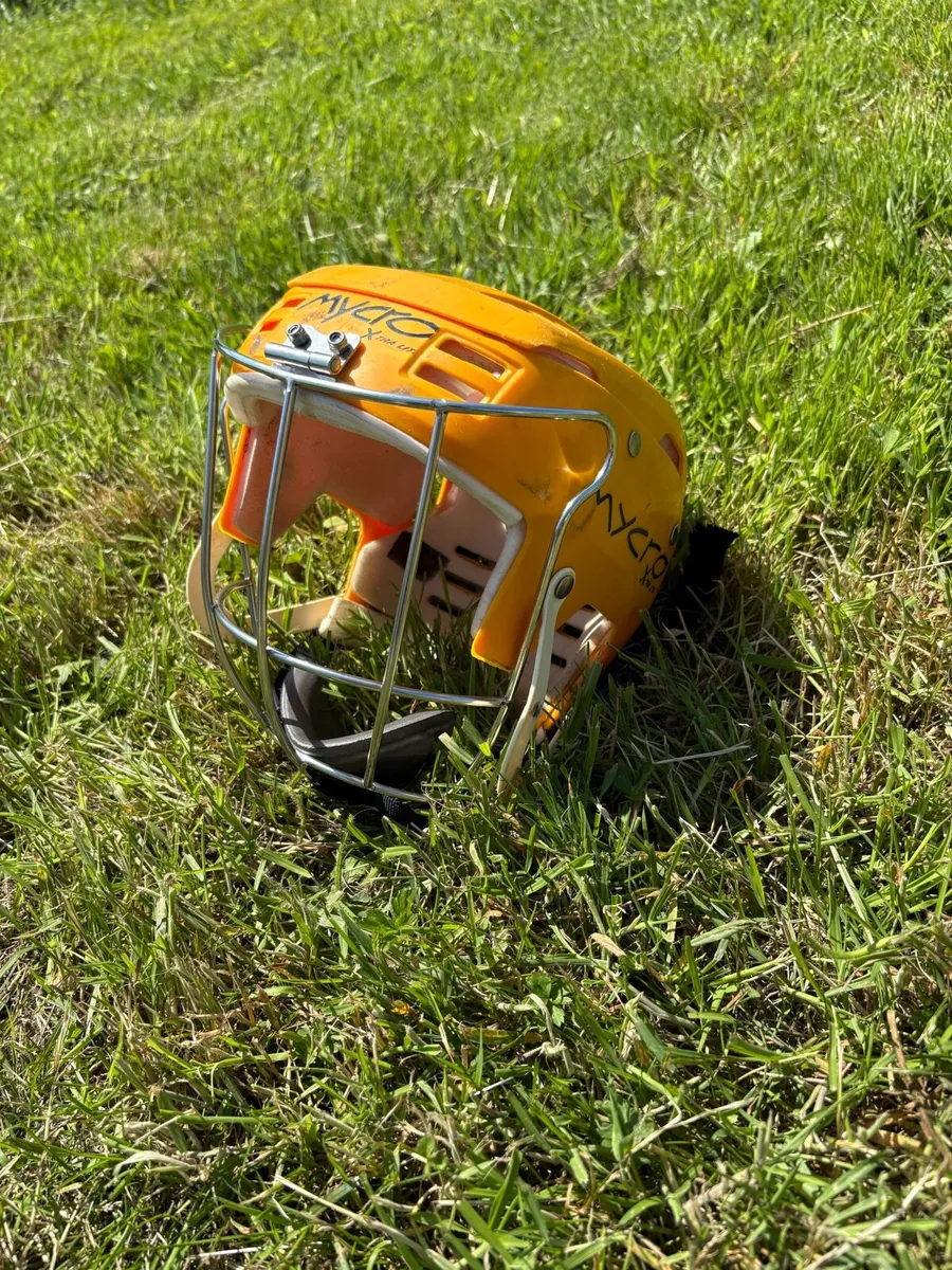 Hurling helmet - Image 2