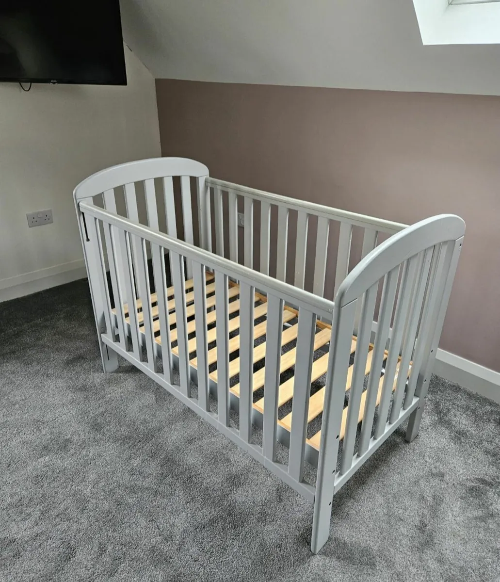 Cot - Image 1
