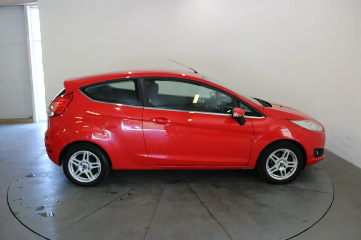 Ford Fiesta 1.0 65ps Zetec 3DR - Image 3