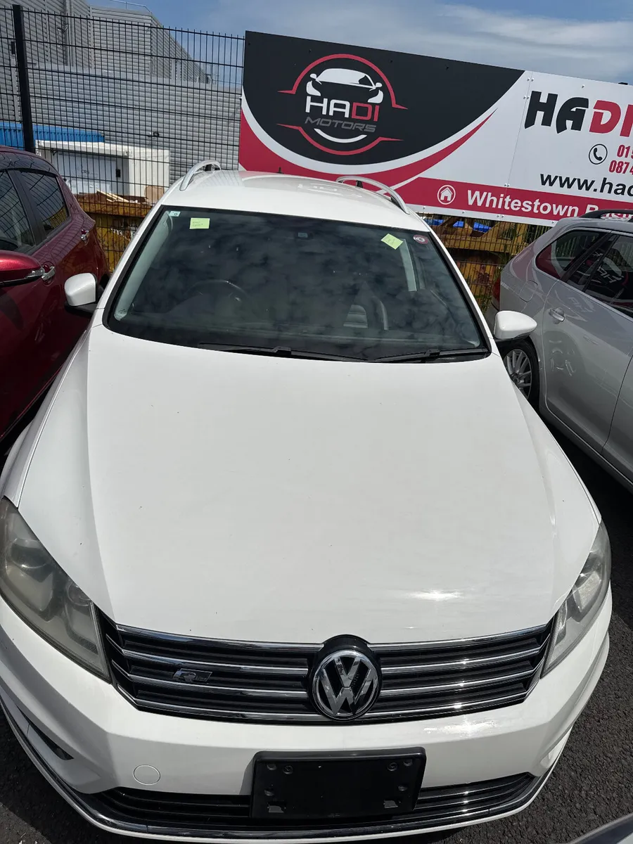 Volkswagen Passat 2014 white