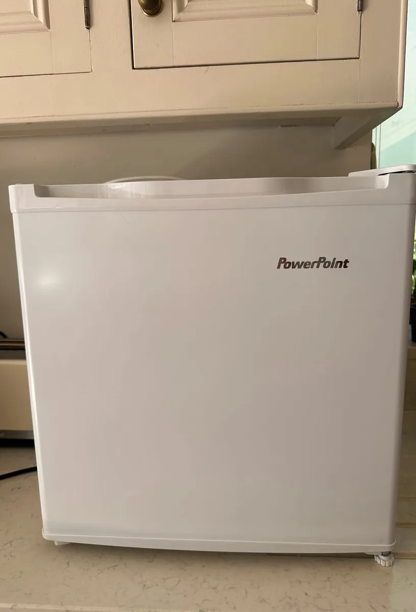 Powerpoint tabletop mini fridge - Image 1