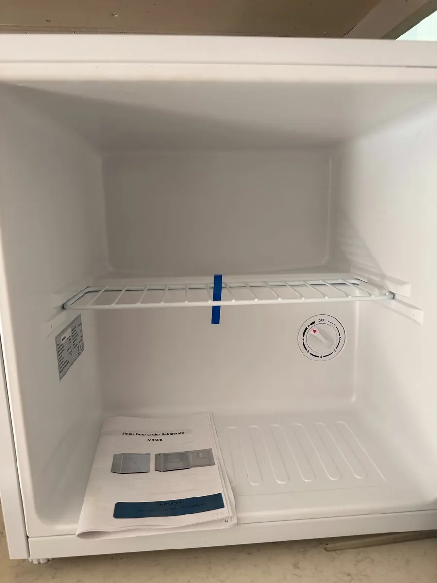 Powerpoint tabletop mini fridge - Image 2