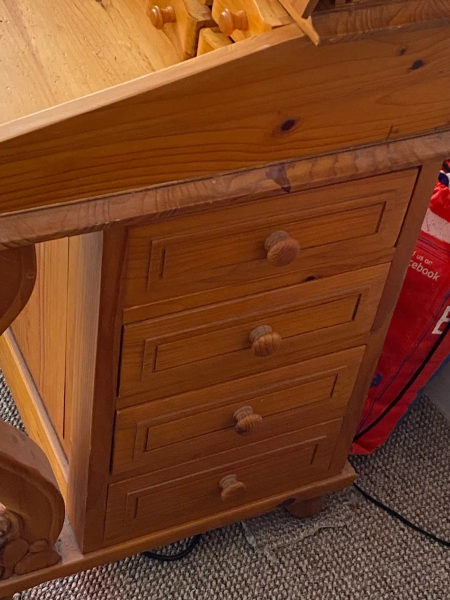 Desk - Image 2