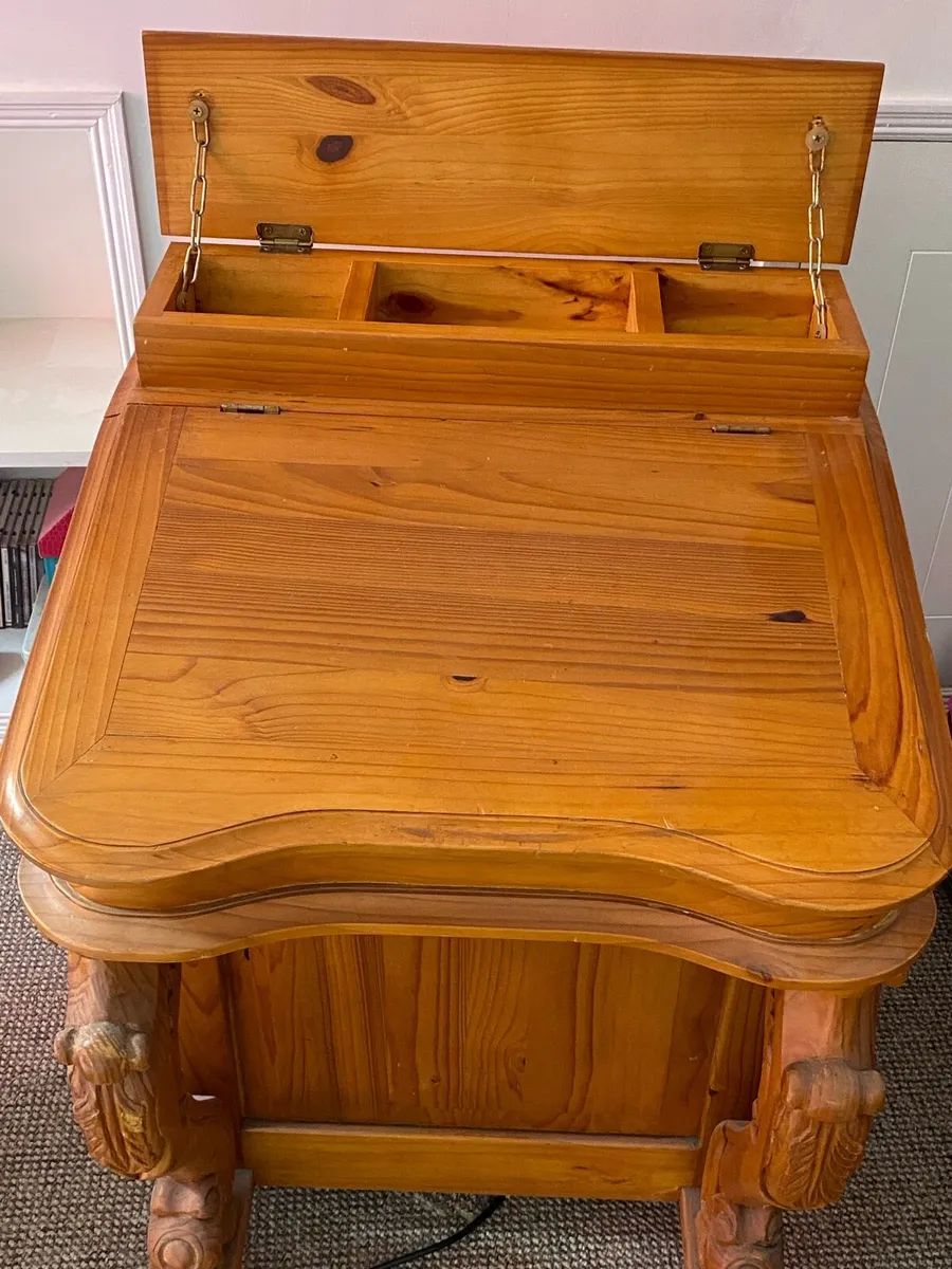 Desk - Image 4