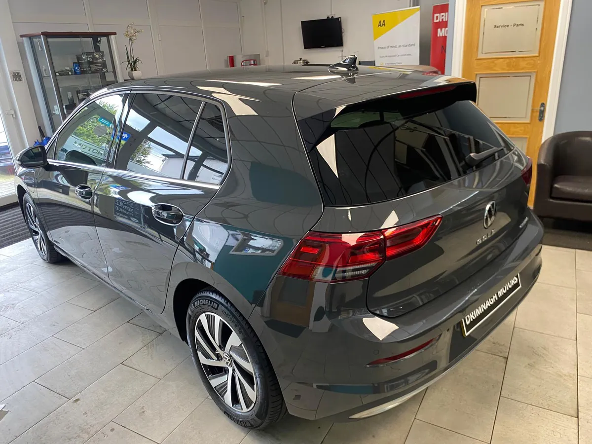 Volkswagen Golf e hybrid - Image 2