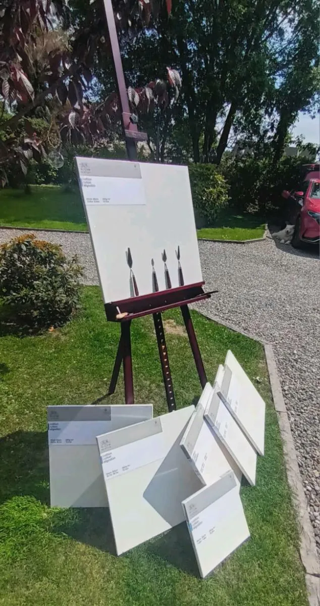 8ft easel, new canvases, trowels, D18 - Image 1